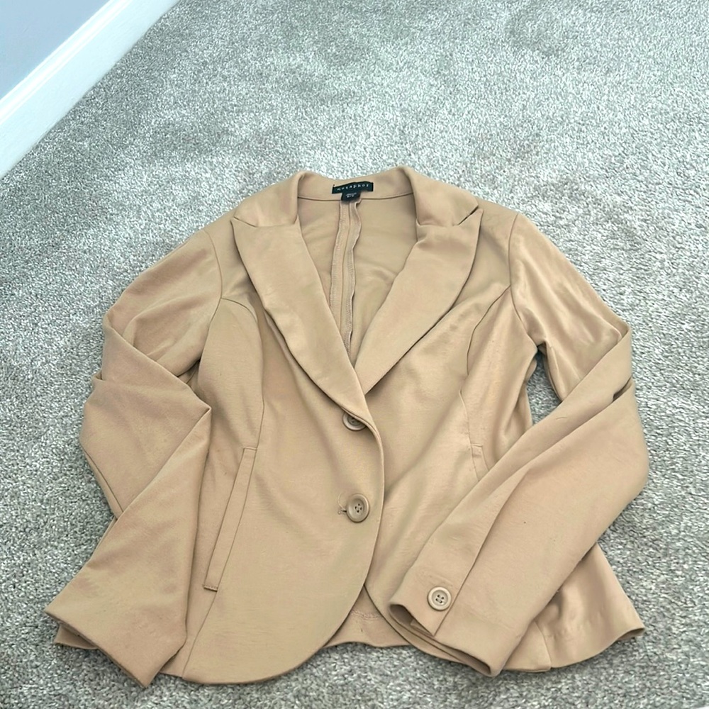 Beautiful beige blazer women’s size small